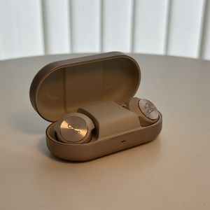 Bang & Olufsen Beoplay EQ Earphones + charging case