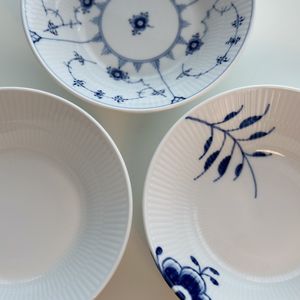 Royal Copenhagen - mellem skåle