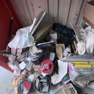 Container samt indhold - Nederste