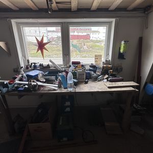 Al inventar på værksted