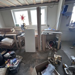 Al inventar på værksted