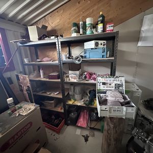 Al inventar på værksted