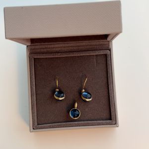 Julie Sandlau - prime øreringe & prime vedhæng Sapphire Blue