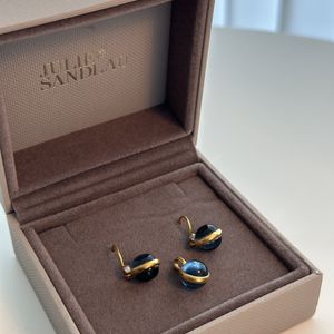 Julie Sandlau - prime øreringe & prime vedhæng Sapphire Blue