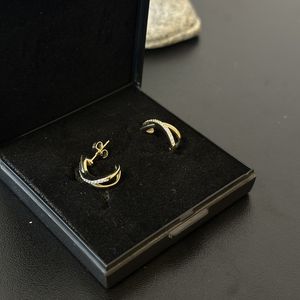 Jewel time - 8 kt rødguld m/zirkonia sten ørestikker