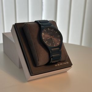 Bering Titanium Mat Blå ur