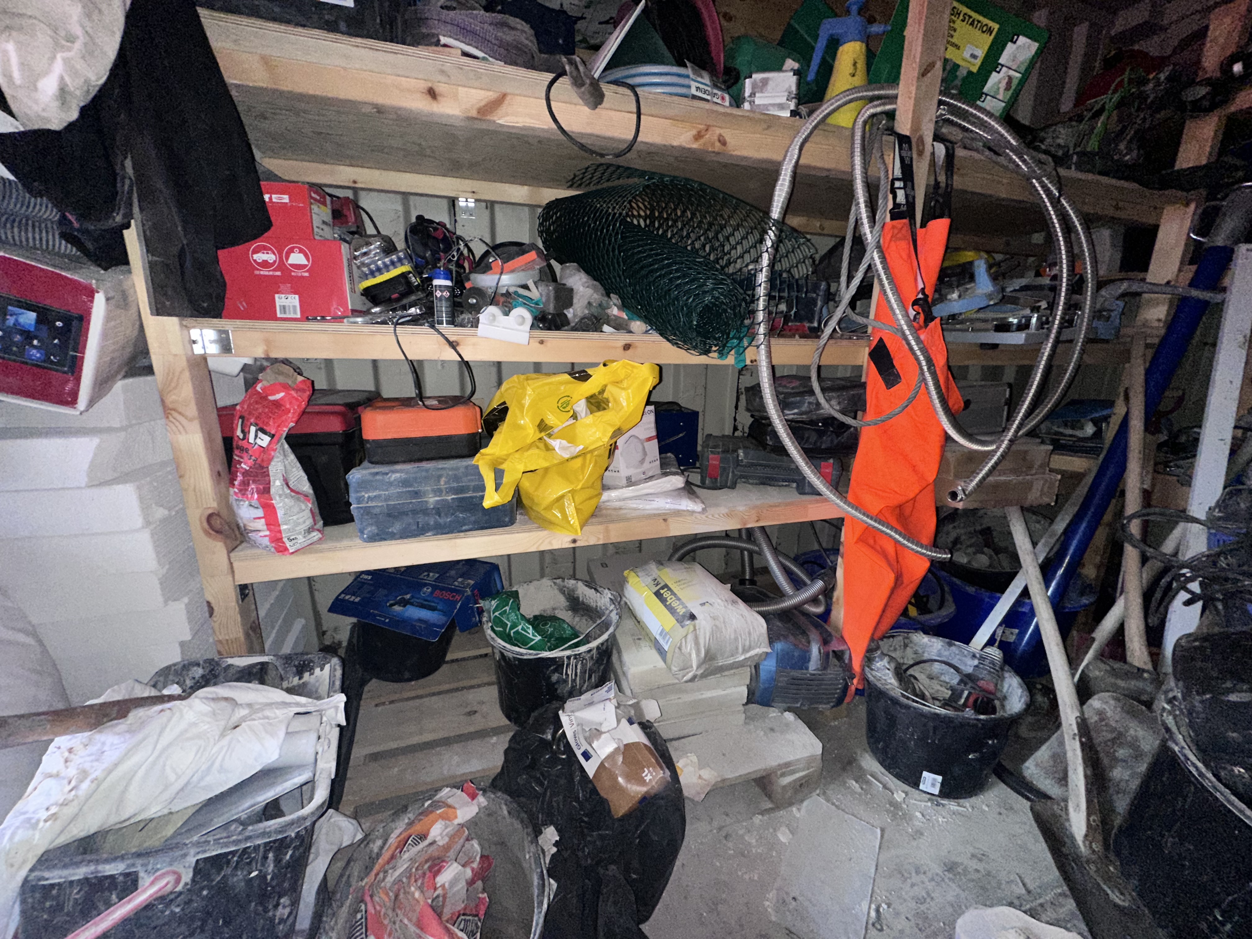 Container samt indhold - Nederste