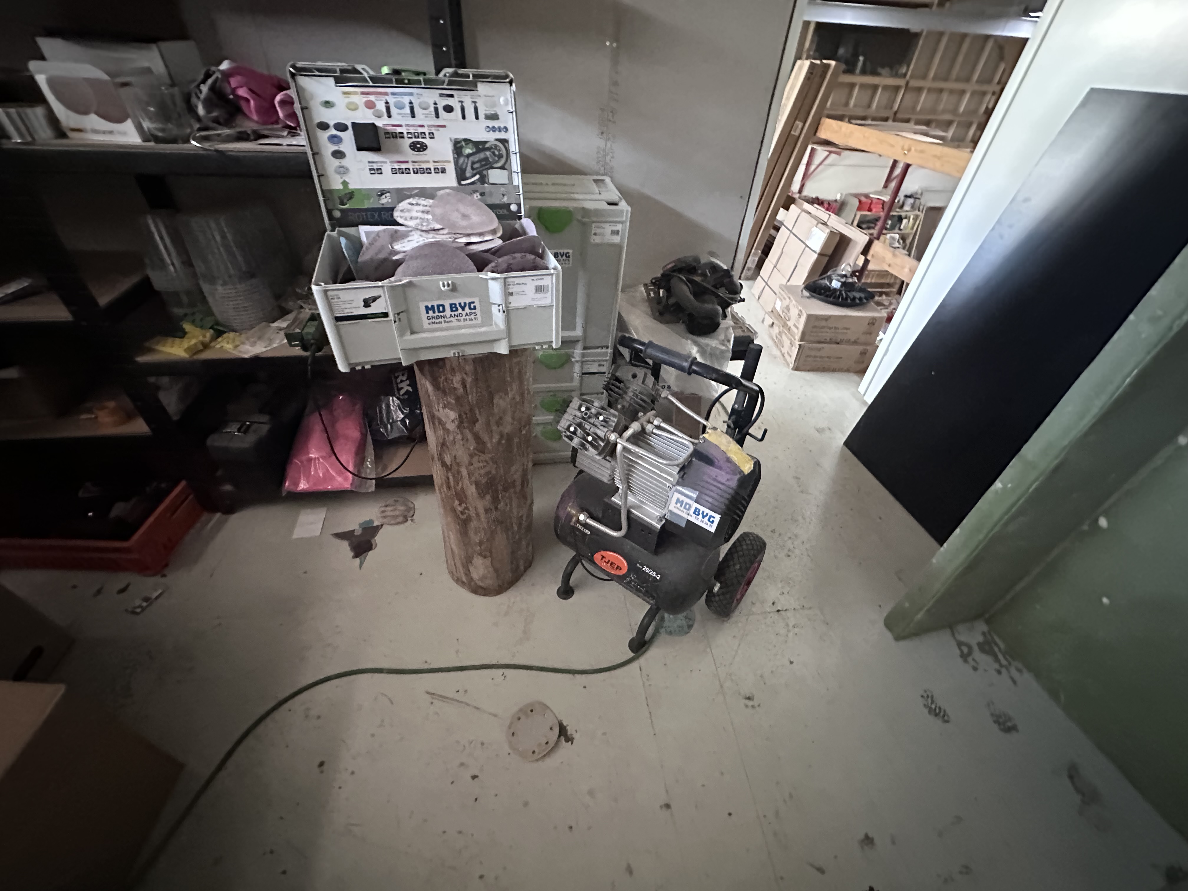 Al inventar på værksted