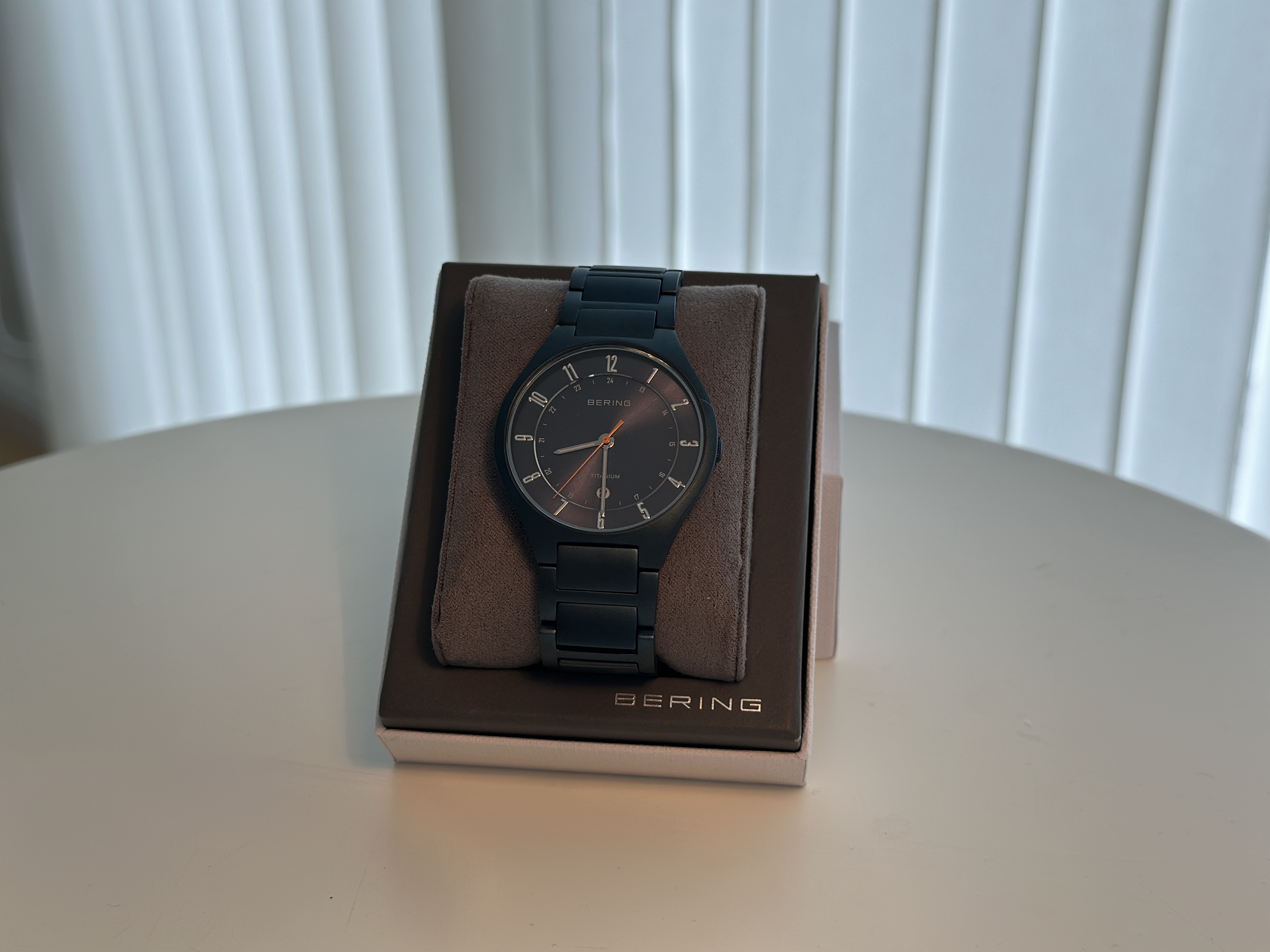 Bering Titanium Mat Blå ur