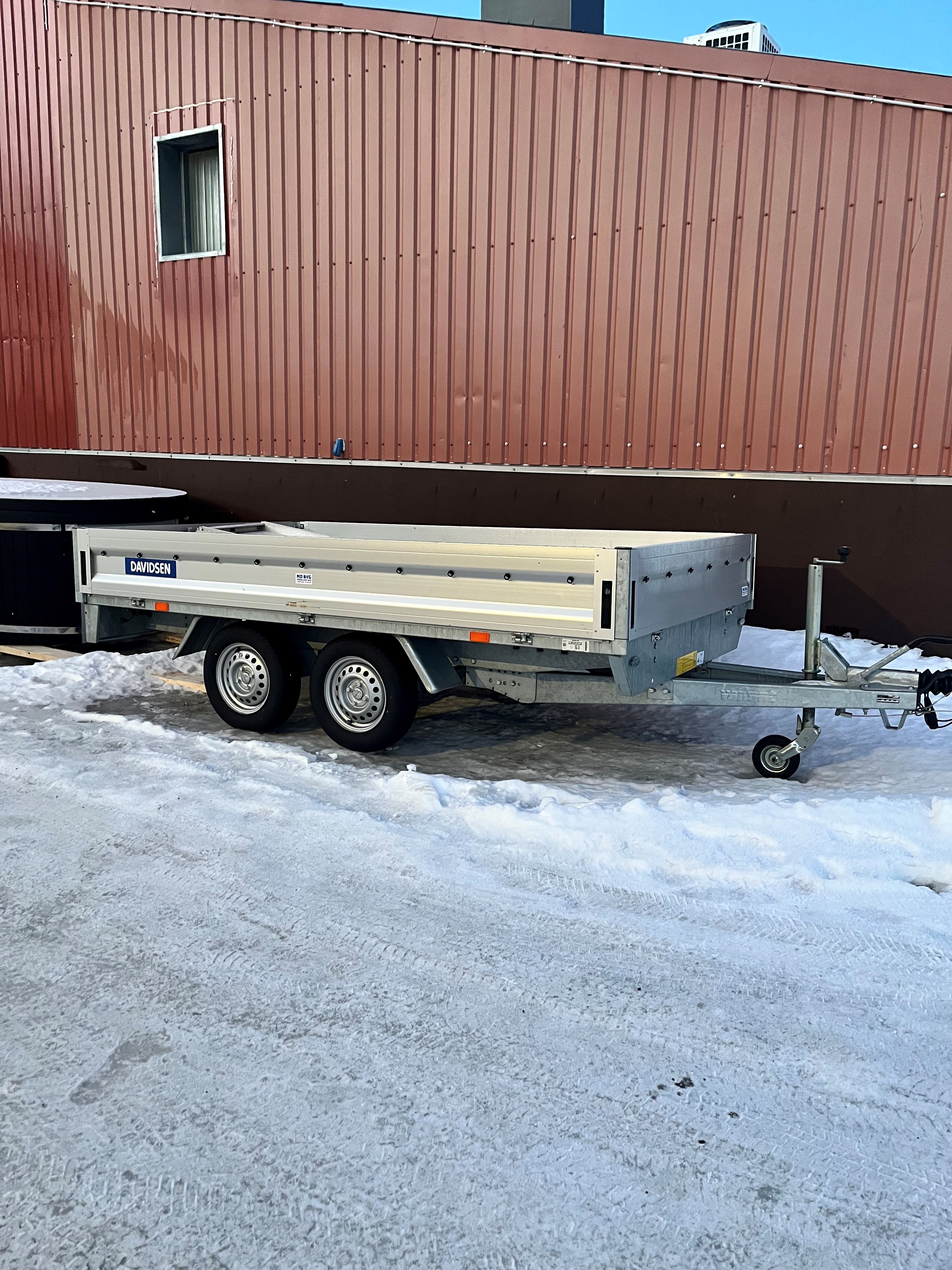 Variant trailer